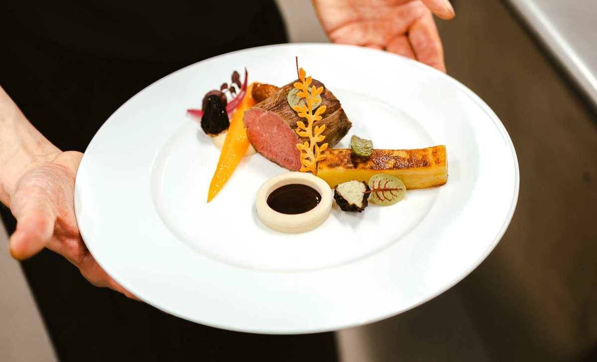 Meran. Hotels 4-Sterne mit Restaurant & Terrasse Meran. Hotels 4-Sterne mit Restaurant & Terrasse