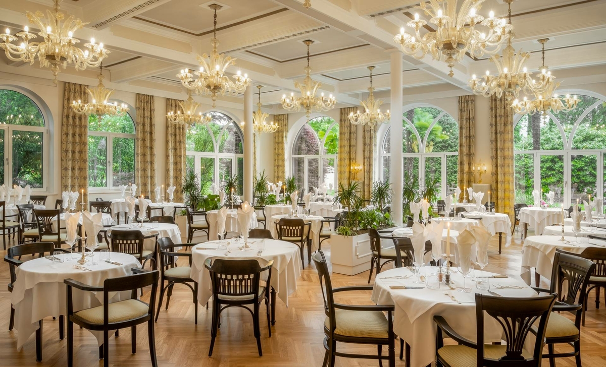 Im Herzen von Meran: Restaurant mit Terrasse im Hotel