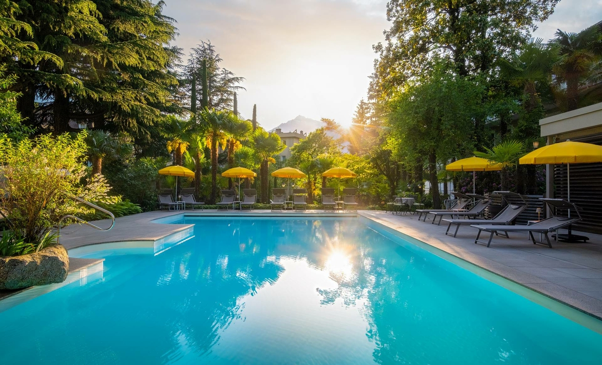 Hotel Meran mit Pool - Indoor- und Outdoor-Pool Südtirol Hotel Meran mit Pool - Indoor- und Outdoor-Pool Südtirol