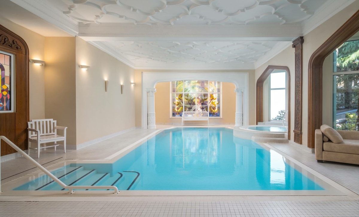 Hotel Meran mit Pool - Indoor- und Outdoor-Pool Südtirol