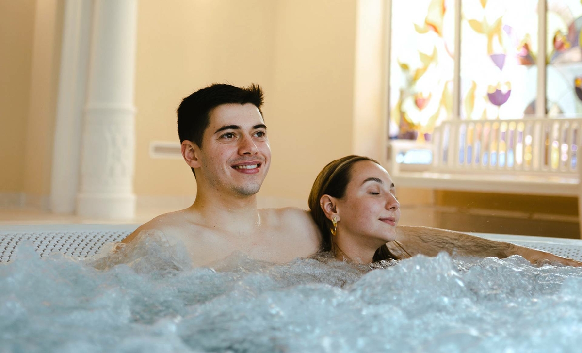 Hotel Meran mit Pool - Indoor- und Outdoor-Pool Südtirol Hotel Meran mit Pool - Indoor- und Outdoor-Pool Südtirol